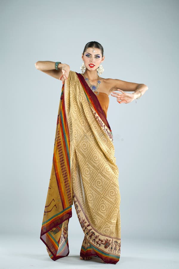 Qué es el Sari? La vestimenta típica de las mujeres de la India - Majestic