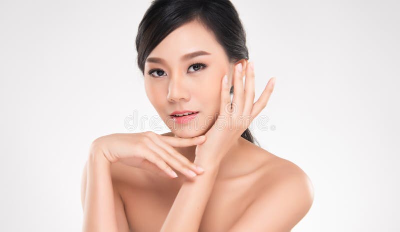 Mujer joven hermosa de Asia con la piel fresca limpia
