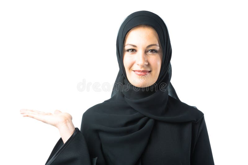 Mujer Joven Que Lleva Ropa árabe Tradicional Foto de archivo - Imagen de sonriente, musulmanes: 92163060