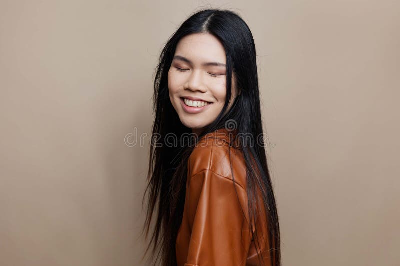 Mujer moda pelo asiático retrato belleza fotografía de archivo libre de regalías