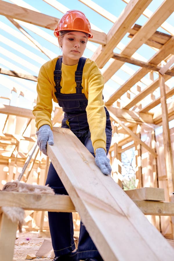 Mujer Trabajadora Que Trabaja En Un Lugar De Construcción De