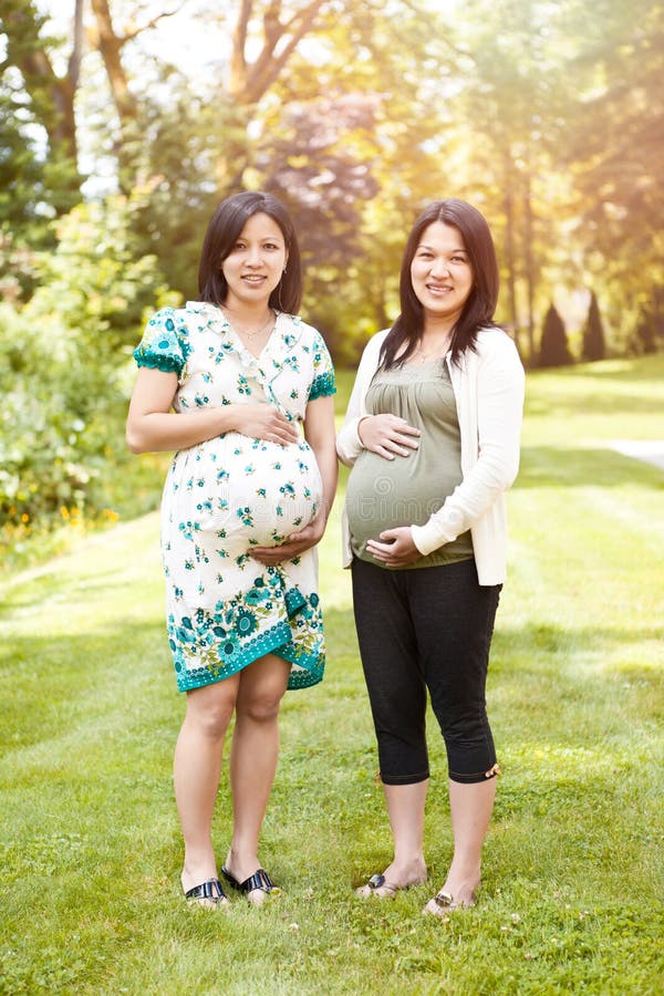 Mujeres Asiáticas Embarazadas Imagen De Archivo Imagen De Embarazado