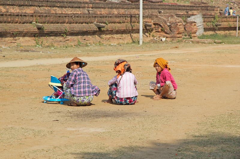 Mujeres birmanas Myanmar imagenes de archivo Mujeres birmanas Myanmar imagenes de archivo