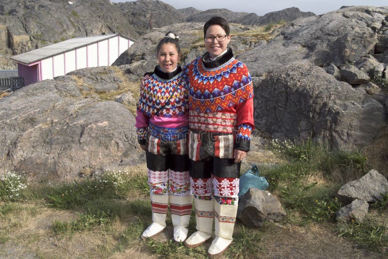 Paquete o empaquetar diapositiva fecha Mujeres Del Inuit En Groenlandia Foto editorial - Imagen de inuit, mujer: 56938496 Paquete o empaquetar diapositiva fecha Mujeres Del Inuit En Groenlandia Foto editorial - Imagen de inuit, mujer: 56938496
