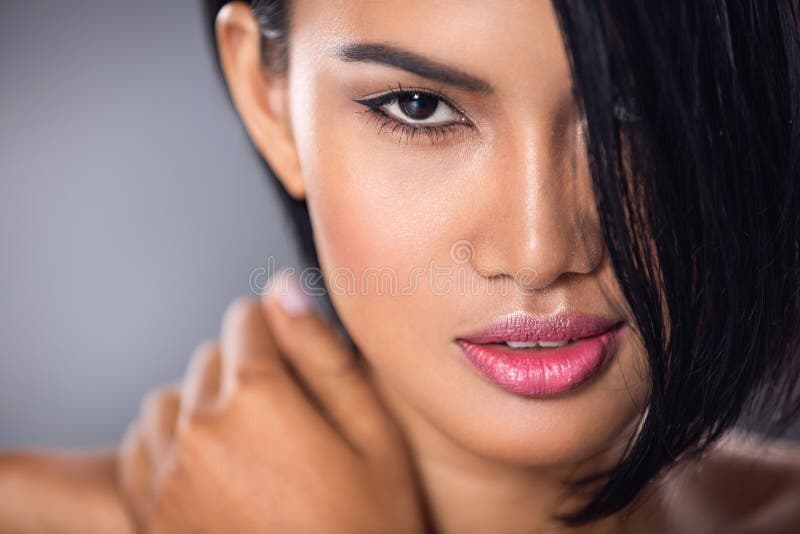Mulher asi?tica bonita imagens de stock Mulher asi?tica bonita imagens de stock