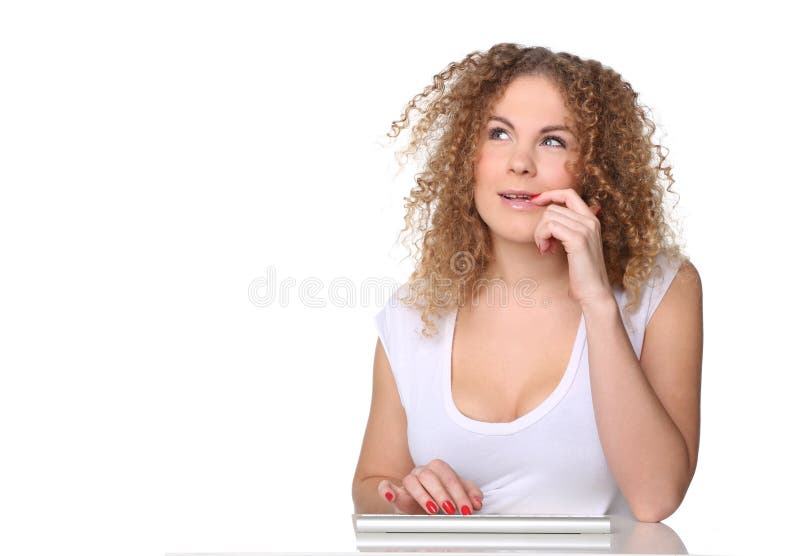 Mulher bonito com cabelo encaracolado vermelho, spase da cópia foto de stock royalty free Mulher bonito com cabelo encaracolado vermelho, spase da cópia foto de stock royalty free