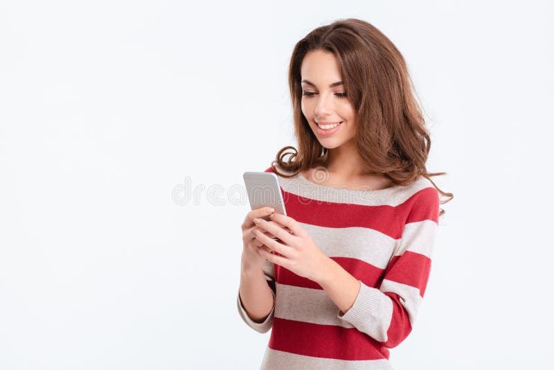 Instalar Jogo. Jogos Incríveis. Reparação Móvel. Homem Bonito Feliz  Segurando Telefone Celular 5g Conexão Rápida. Móvel Imagem de Stock -  Imagem de feliz, rede: 209519807