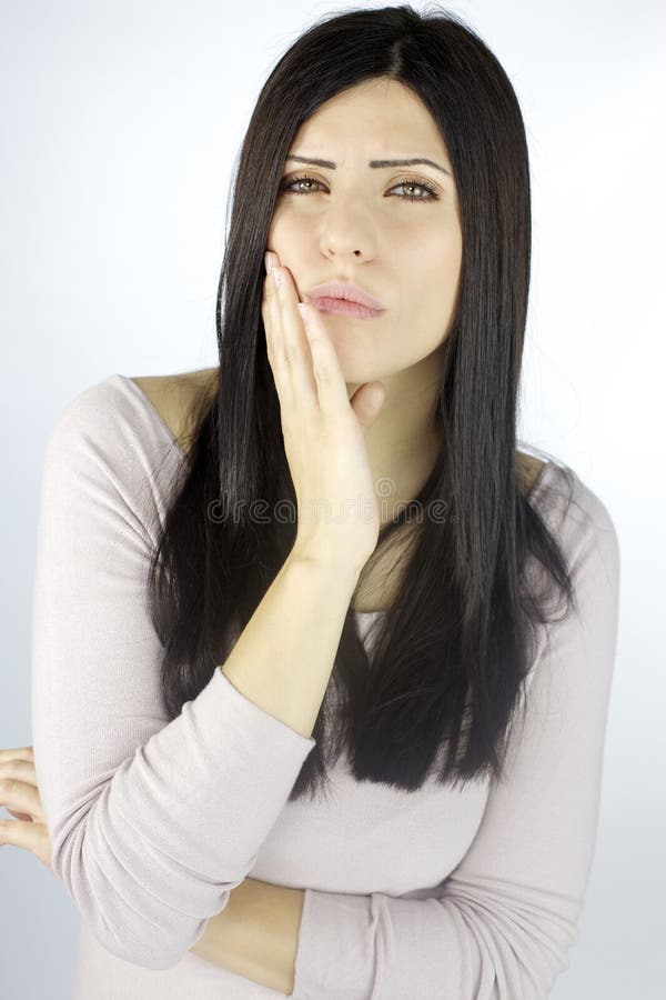 Mulher com forte dor de dentes foto de stock royalty free