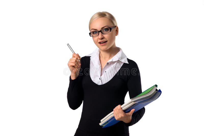 A mulher de negócio bonita com pena e os originais querem saber foto de stock A mulher de negócio bonita com pena e os originais querem saber foto de stock