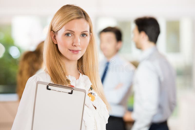 mulher de negócio satisfeita fotos de stock mulher de negócio satisfeita fotos de stock