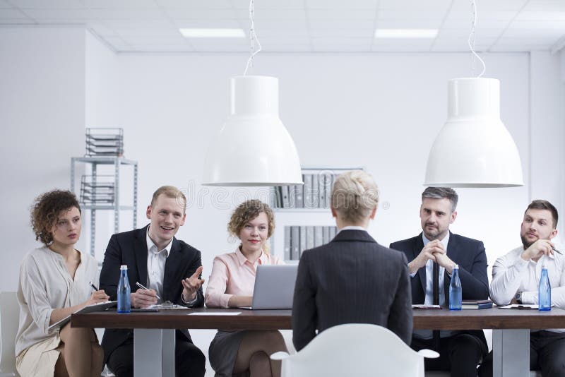 Mulher de negócios durante a entrevista de trabalho fotos de stock