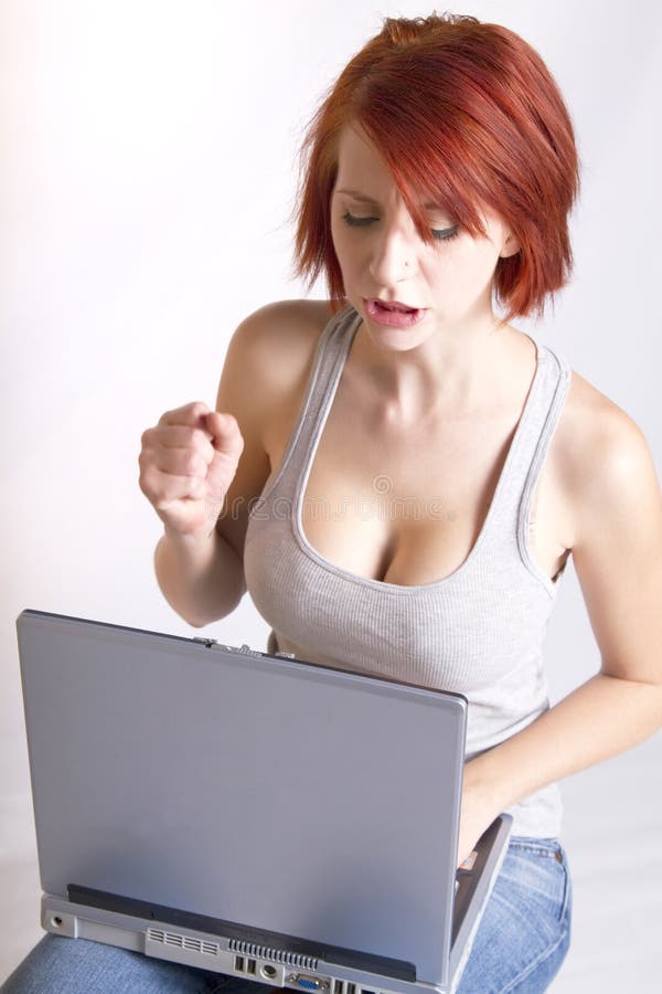Mulher disgusted nova bonita do redhead imagens de stock Mulher disgusted nova bonita do redhead imagens de stock