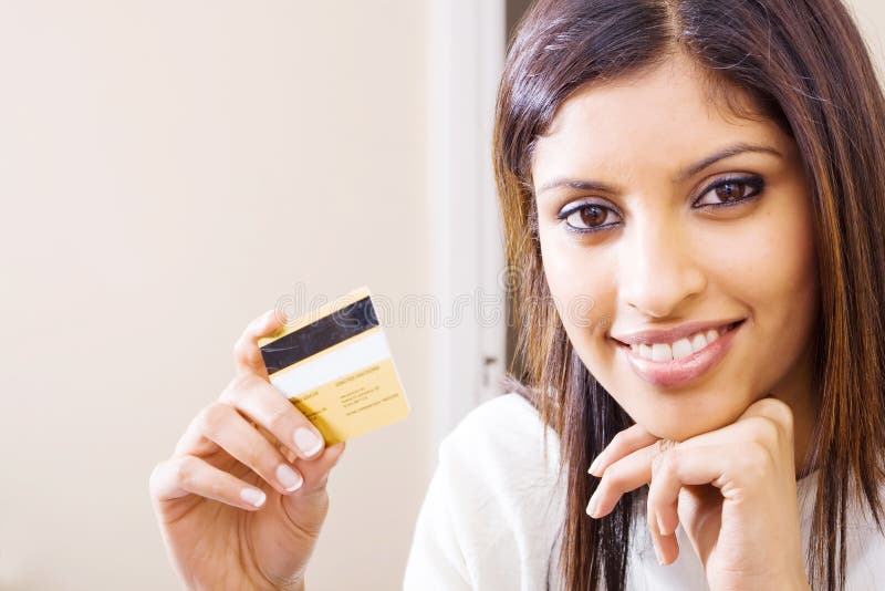 Mulher do cartão de crédito foto de stock Mulher do cartão de crédito foto de stock