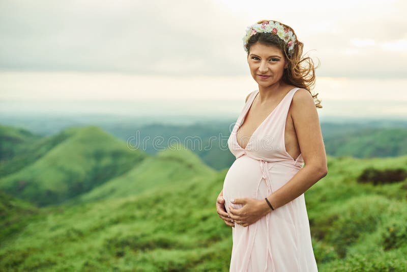 Mulher gravida no vestido imagem de stock