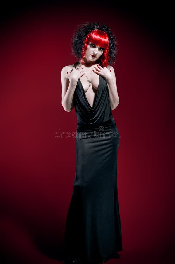 Mulher gótico elegante no estúdio fotos de stock