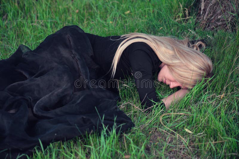 Mulher loura triste foto de stock royalty free Mulher loura triste foto de stock royalty free
