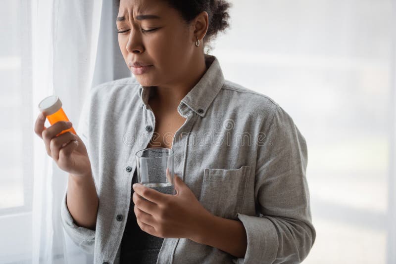 Duas pessoas, família, casal, mídia social, jogo, viciado em celular, pessoa,  problema irritado