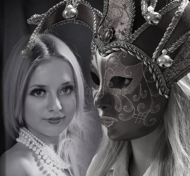 Mulher na máscara Venetian misteriosa Colagem da beleza Caras das mulheres Foto da forma foto de stock Mulher na máscara Venetian misteriosa Colagem da beleza Caras das mulheres Foto da forma foto de stock