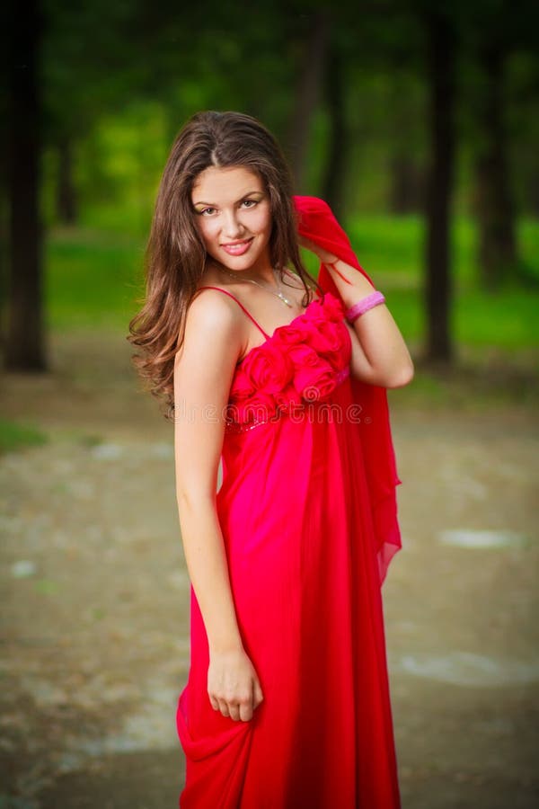 Mulher no vestido vermelho fotos de stock Mulher no vestido vermelho fotos de stock