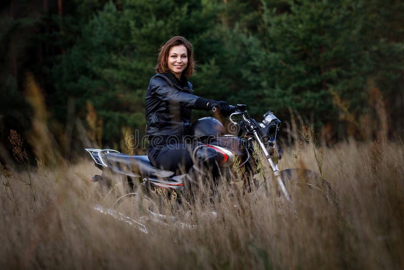 Motocicletas e desrespeito à natureza.