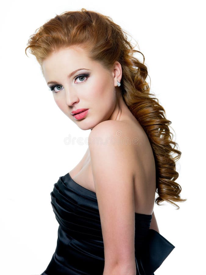 Mulher red-haired do encanto bonito fotografia de stock royalty free Mulher red-haired do encanto bonito fotografia de stock royalty free