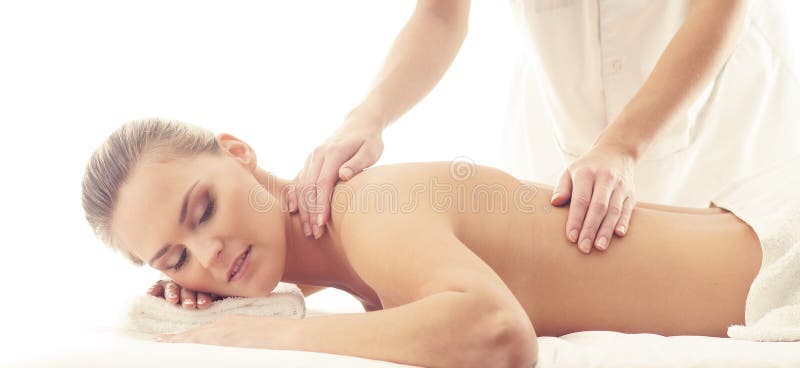 Mulher saudável e bonita nos termas Recreação, energia, saúde, massagem e cura imagem de stock Mulher saudável e bonita nos termas Recreação, energia, saúde, massagem e cura imagem de stock