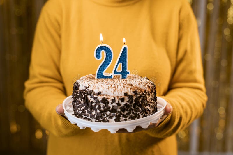 Fundo Bolo De Aniversário De 50 Anos Com Bolinhas E Números Fundo, Foto De  Bolos De Aniversário De 50 Anos Imagem de plano de fundo para download  gratuito