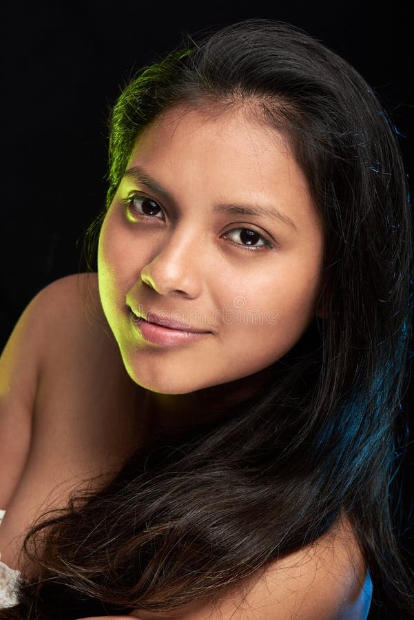 Mulher smily nova imagens de stock Mulher smily nova imagens de stock