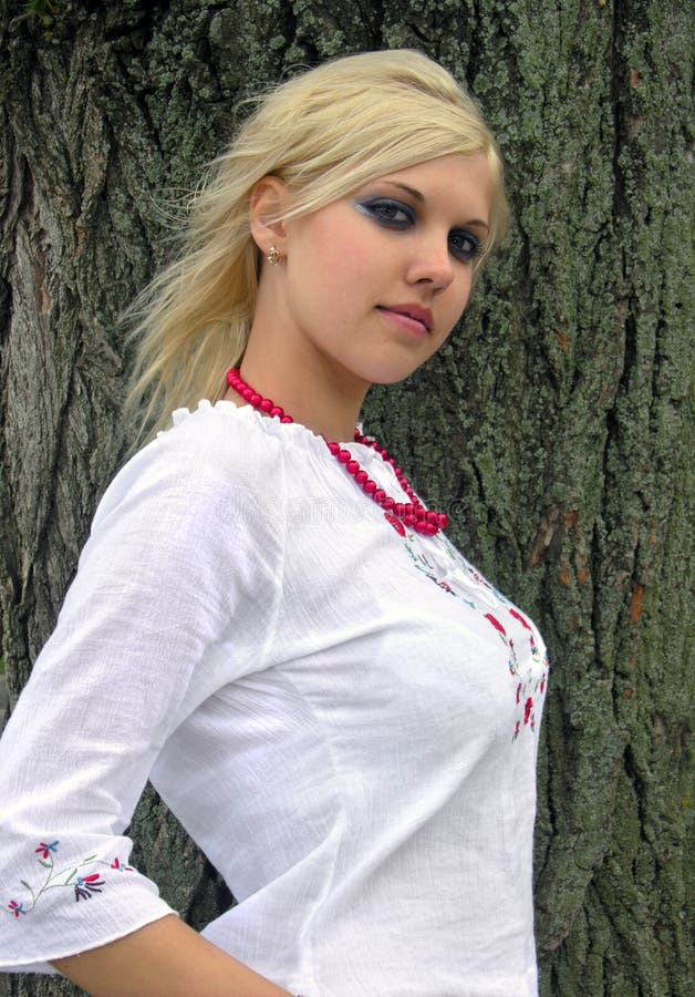 Mulher Ucraniana Nova Fotografia De Stock Imagem 18597242