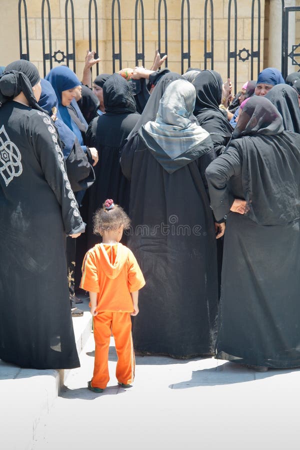 Mulheres muçulmanas à espera da oração foto de stock