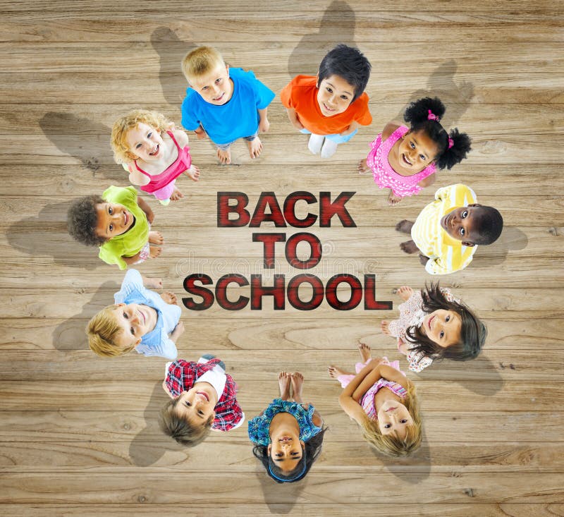 Multi-etnische Kinderen met terug naar Schoolconcept royalty-vrije stock fotografie Multi-etnische Kinderen met terug naar Schoolconcept royalty-vrije stock fotografie