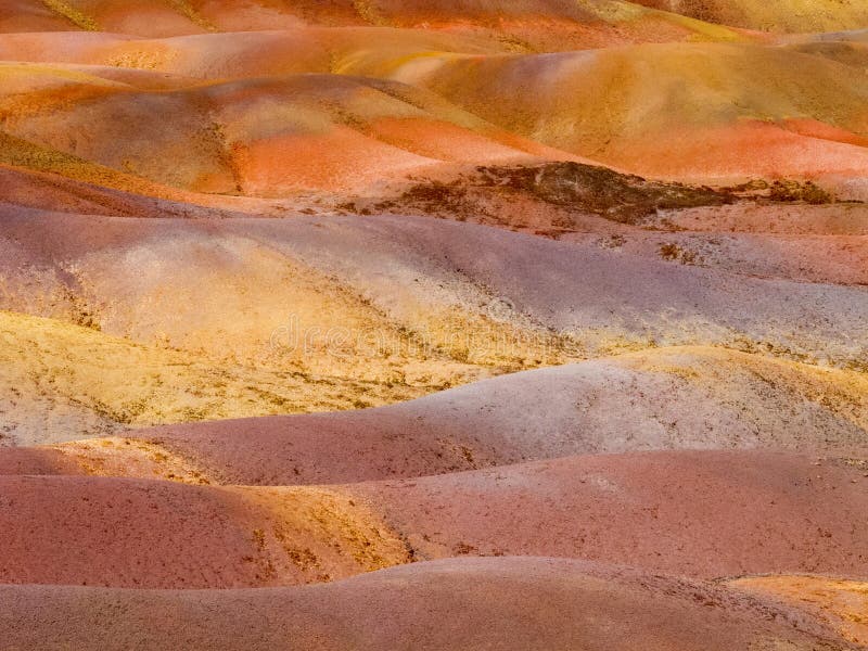 Multi farbige Sanddünen von Chamarel lizenzfreies stockbild Multi farbige Sanddünen von Chamarel lizenzfreies stockbild