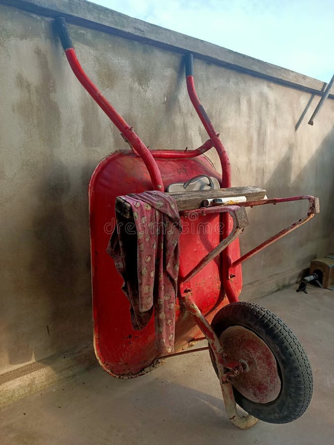 purpose-wheelbarrows-stock-photos-free-royalty-free-stock-photos