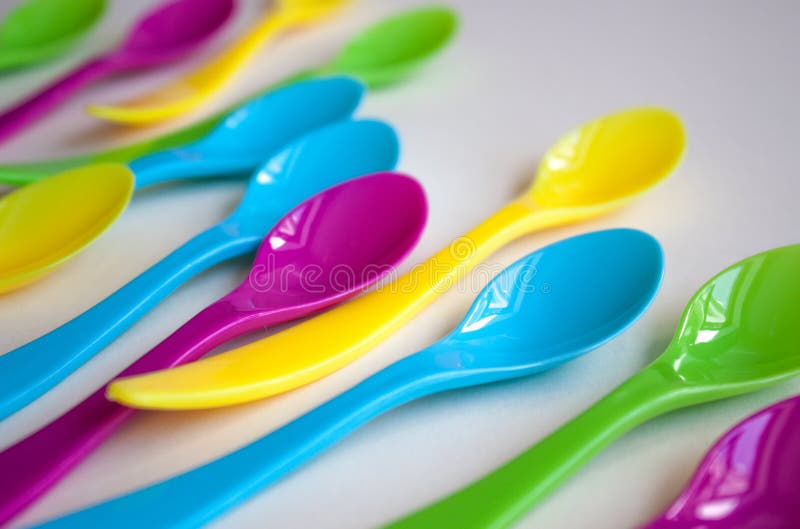 Multicolored plastic lepels stock fotografie Multicolored plastic lepels stock fotografie