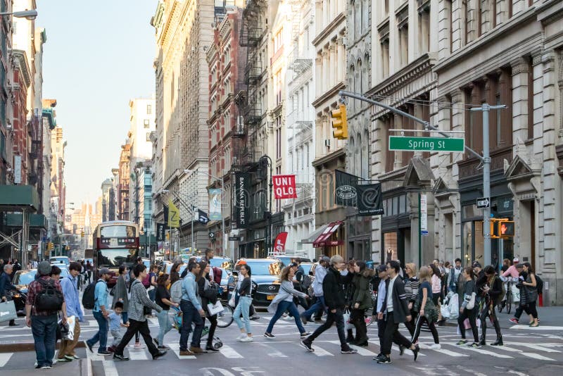 COMUNIDADE LUSA DE MANHATTAN SÓ CONTA AGORA COM UMA MERCEARIA PORTUGUESA -  LusoAmericano