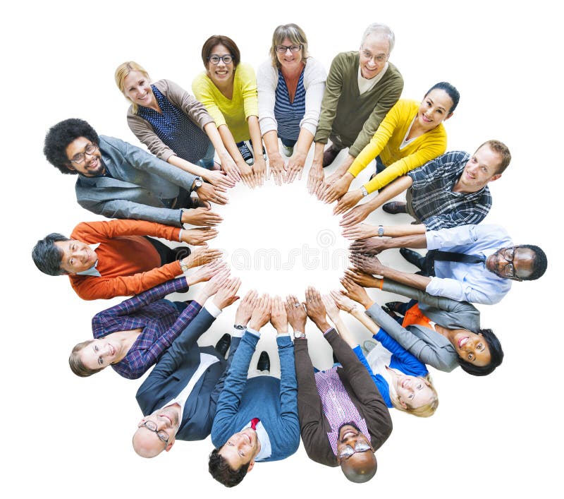 Multiethnische verschiedene Gruppe von Personen im Kreis