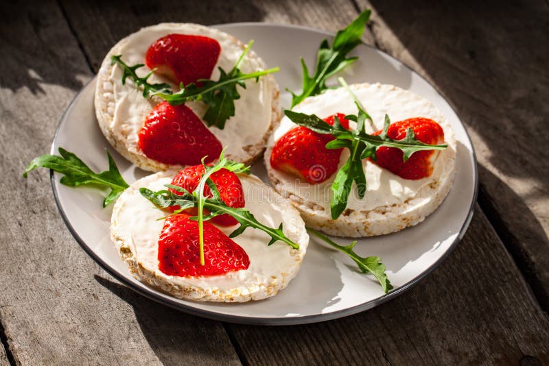 Multigrain Rice Cakes with Strawberries Fruit , Soft Mascarpone Cheese