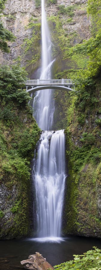 Multnomah cai panorama imagens de stock royalty free Multnomah cai panorama imagens de stock royalty free