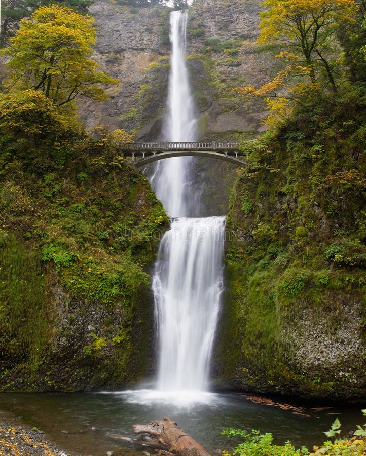 Multnomah tombe à la gorge Orégon de Fleuve Columbia photos stock Multnomah tombe à la gorge Orégon de Fleuve Columbia photos stock