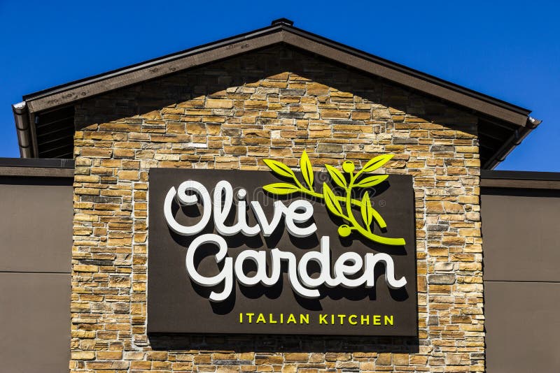 Muncie - vers en mars 2017 : Olive Garden Italian Restaurant Olive Garden est une Division des restaurants de Darden V photographie stock Muncie - vers en mars 2017 : Olive Garden Italian Restaurant Olive Garden est une Division des restaurants de Darden V photographie stock