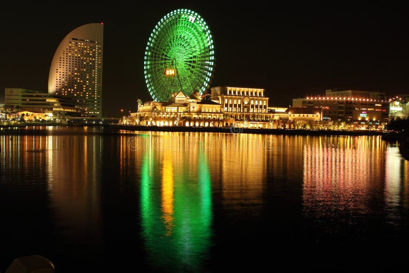 Mundo del cosmo del minatomirai de Yokohama imagen de archivo Mundo del cosmo del minatomirai de Yokohama imagen de archivo