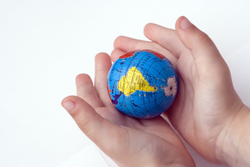 Mundo en manos imagen de archivo libre de regalías Mundo en manos imagen de archivo libre de regalías