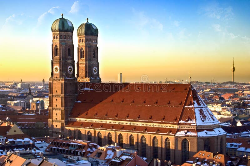 Munich Frauenkirche - dusk