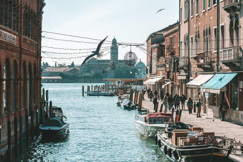 Murano Island, Wenecja. WENICE, WŁOCHY - 8 LUTEGO 2019 R. : Murano Jest to seria wysp połączonych mostami w Zalewie Weneckim, północne Włochy