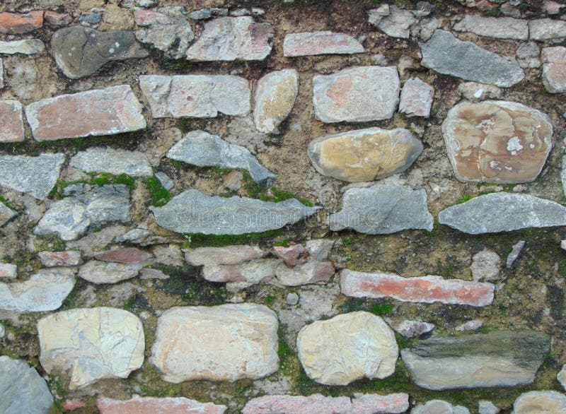 Ajuda muro em pedra