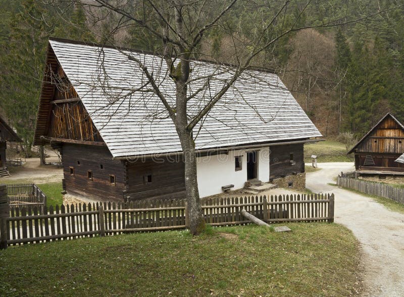 Museo all'aperto austriaco Stuebing vicino a Graz: Azienda agricola di Grossschrotter fotografie stock libere da diritti Museo all'aperto austriaco Stuebing vicino a Graz: Azienda agricola di Grossschrotter fotografie stock libere da diritti