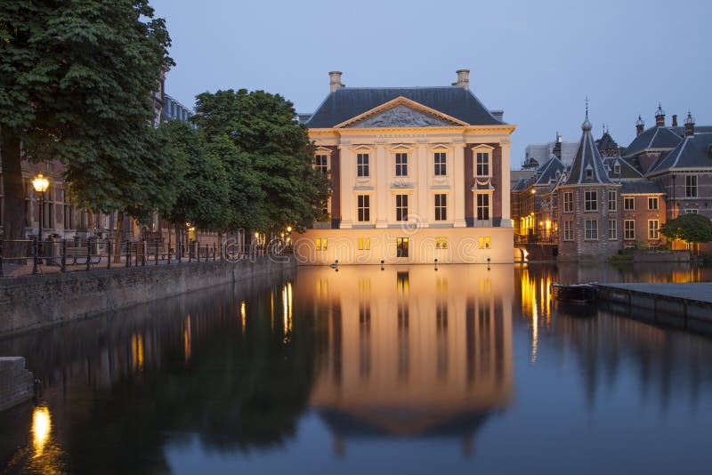 Museo La Haya De Mauritshuis Imagen de archivo - Imagen de horizonte