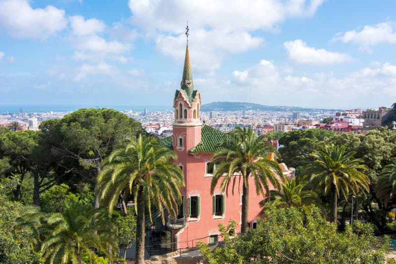 Museo della Camera di Gaudi nel parco di Guell, Barcellona, Spagna fotografia stock Museo della Camera di Gaudi nel parco di Guell, Barcellona, Spagna fotografia stock