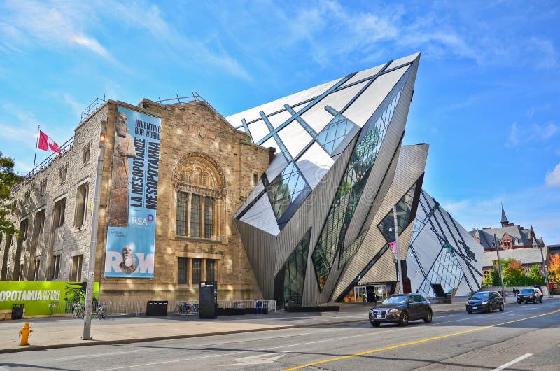 Museo reale di Ontario in un giorno soleggiato a Toronto