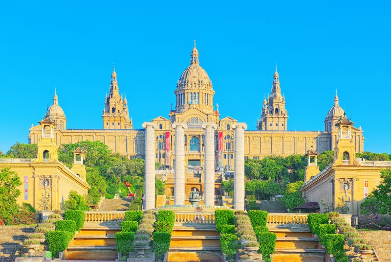 Museu Nacional em Barcelona Museu Nacional d Art de Catalunya fotografia de stock Museu Nacional em Barcelona Museu Nacional d Art de Catalunya fotografia de stock